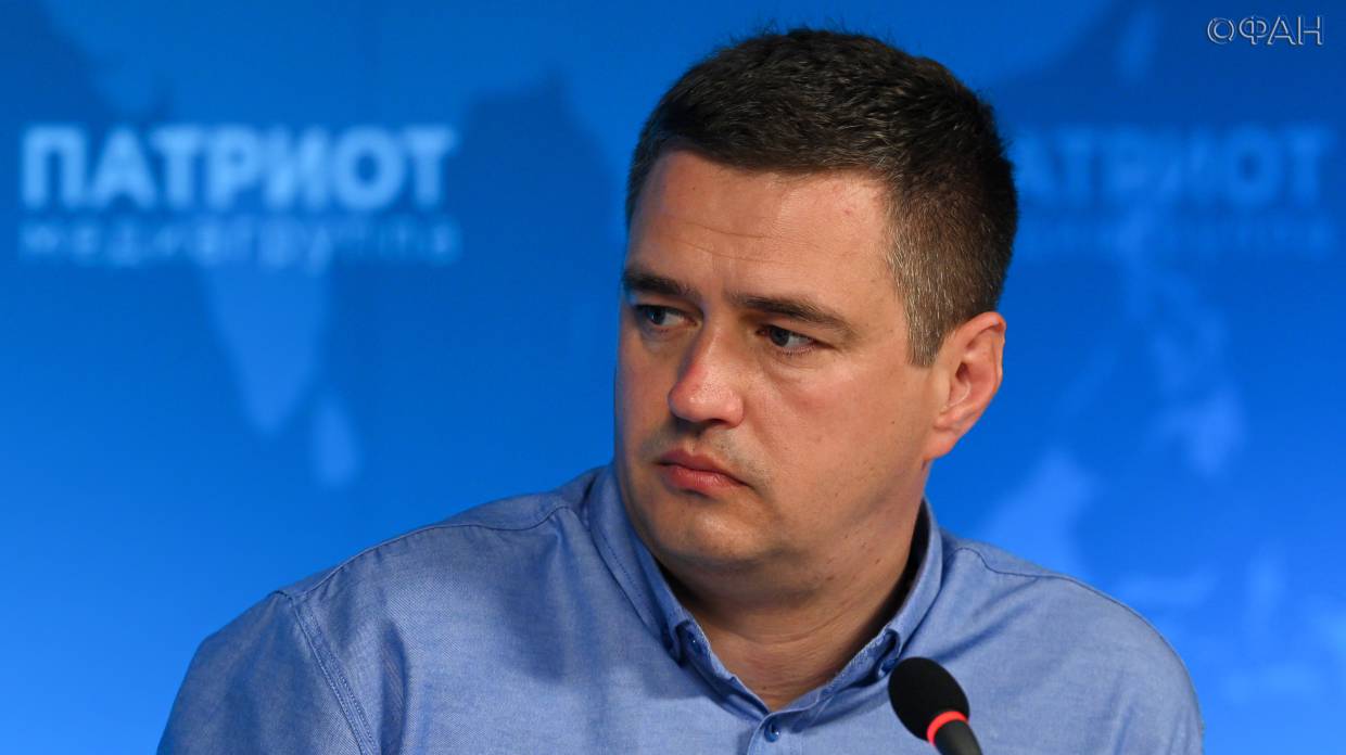 Автоэксперт Холодов: «В Петербурге за парковку платили жители, не имеющие машин» Автоэксперт Холодов: «В Петербурге за парковку платили жители, не имеющие машин» Общество