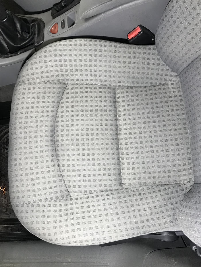 Что может сделать человек, не умеющий делать химчистку, с Renault Laguna авто и мото,автоновости,хичистка авто