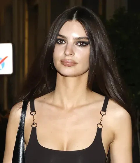 Деми Мур, Эмили Ратаковски, Кейт Мосс и девушка Марка Эйдельштейна (в микроюбке) посетили вечеринку Gucci Эннинфул, Милане, Эмили, показы, супермодель, Арина, Ратаковски, Соболенко, Gucci, после, КоэнЭдвард, пиджак, ГерциговаАлессандро, 33летняя, ГерциговаЕва, ГвасалияЕва, ВинтурДемна, МоссАнна, МоссЭдвард, КоэнНадя