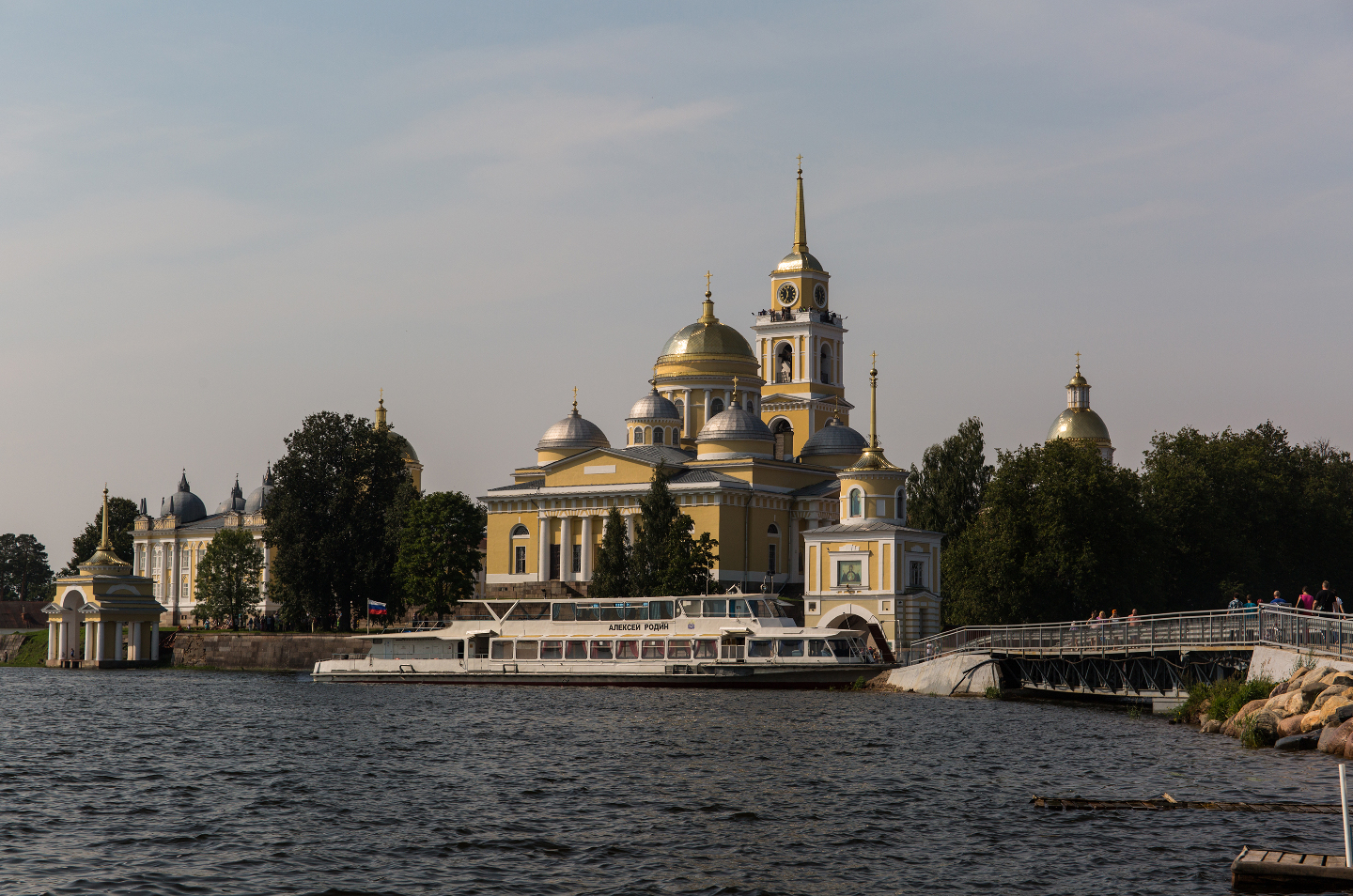 Голубая жемчужина России. Голубая жемчужина России. решили, церкви, церковь, время, монастыря, можно, Иоанна, увидели, озера, искупаться, остров, место, города, месте, видом, отсюда, сразу, любуясь, территорию, поэтому