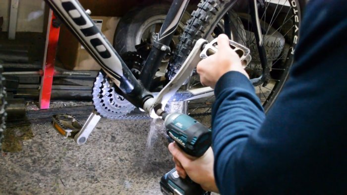 Как на велосипед установить двигатель от триммерной косы автосамоделки,мастер-класс