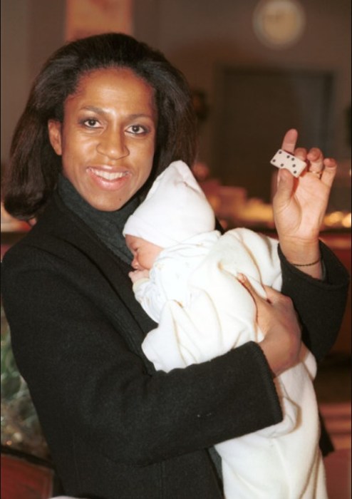 Как советское детство повлияло на семью известной телеведущей Елены Ханги: Не только «Про это» Как советское детство повлияло на семью известной телеведущей Елены Ханги: Не только «Про это» видео,Елена Хаенга,наши звезды,скандал,шоу,шоубиz,шоубиз