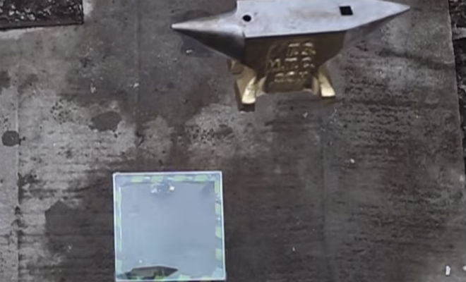 Скидываем наковальню на бронестекло бронестекло