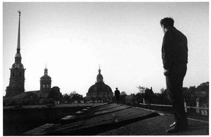 Русский поэт Иосиф Бродский на крыше Петропавловской крепости, 1967 год.