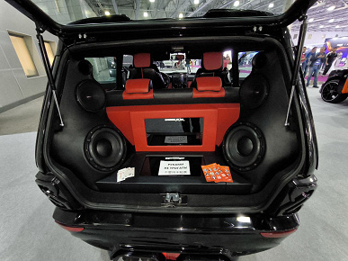 В Москве показали Niva G-Stile — это «Нива» в стиле Mercedes-AMG G 63