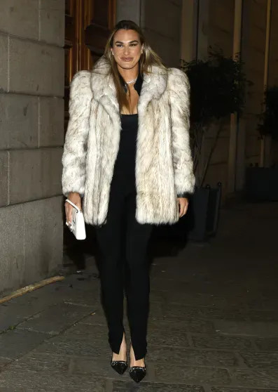 Деми Мур, Эмили Ратаковски, Кейт Мосс и девушка Марка Эйдельштейна (в микроюбке) посетили вечеринку Gucci Эннинфул, Милане, Эмили, показы, супермодель, Арина, Ратаковски, Соболенко, Gucci, после, КоэнЭдвард, пиджак, ГерциговаАлессандро, 33летняя, ГерциговаЕва, ГвасалияЕва, ВинтурДемна, МоссАнна, МоссЭдвард, КоэнНадя