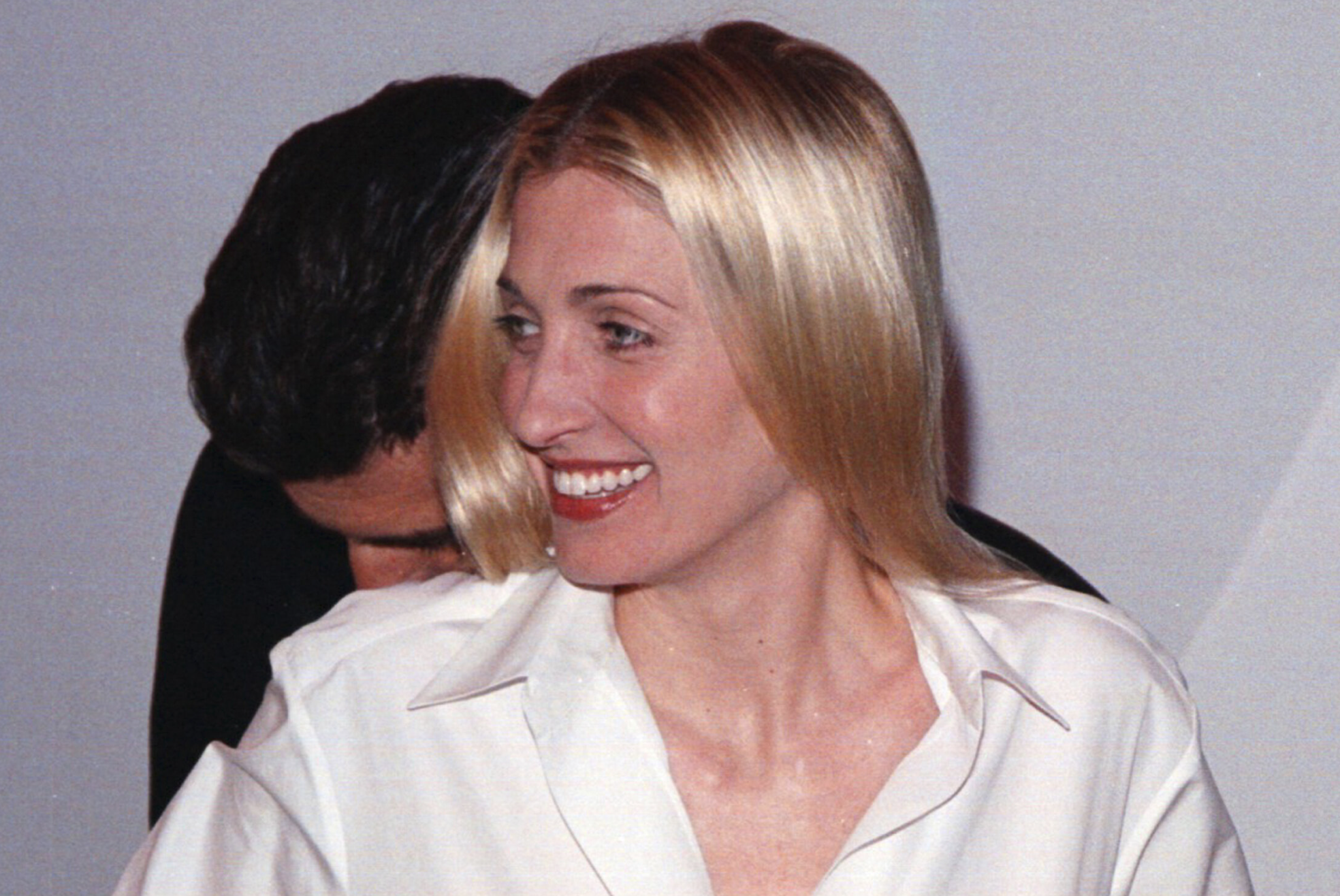 Третий в любовном треугольнике: что стало с возлюбленным Кэролин Бессетт после её гибели