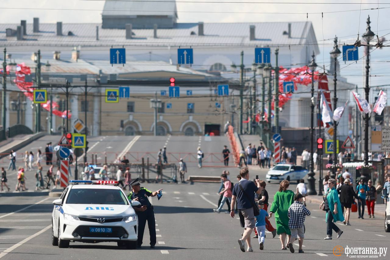 Телетрансляция в спб. Питер сегодня. 24 Июня 2023 Алые паруса в Питере. Алые паруса 2023 в Санкт-Петербурге трансляция. Улицы Питера фото.