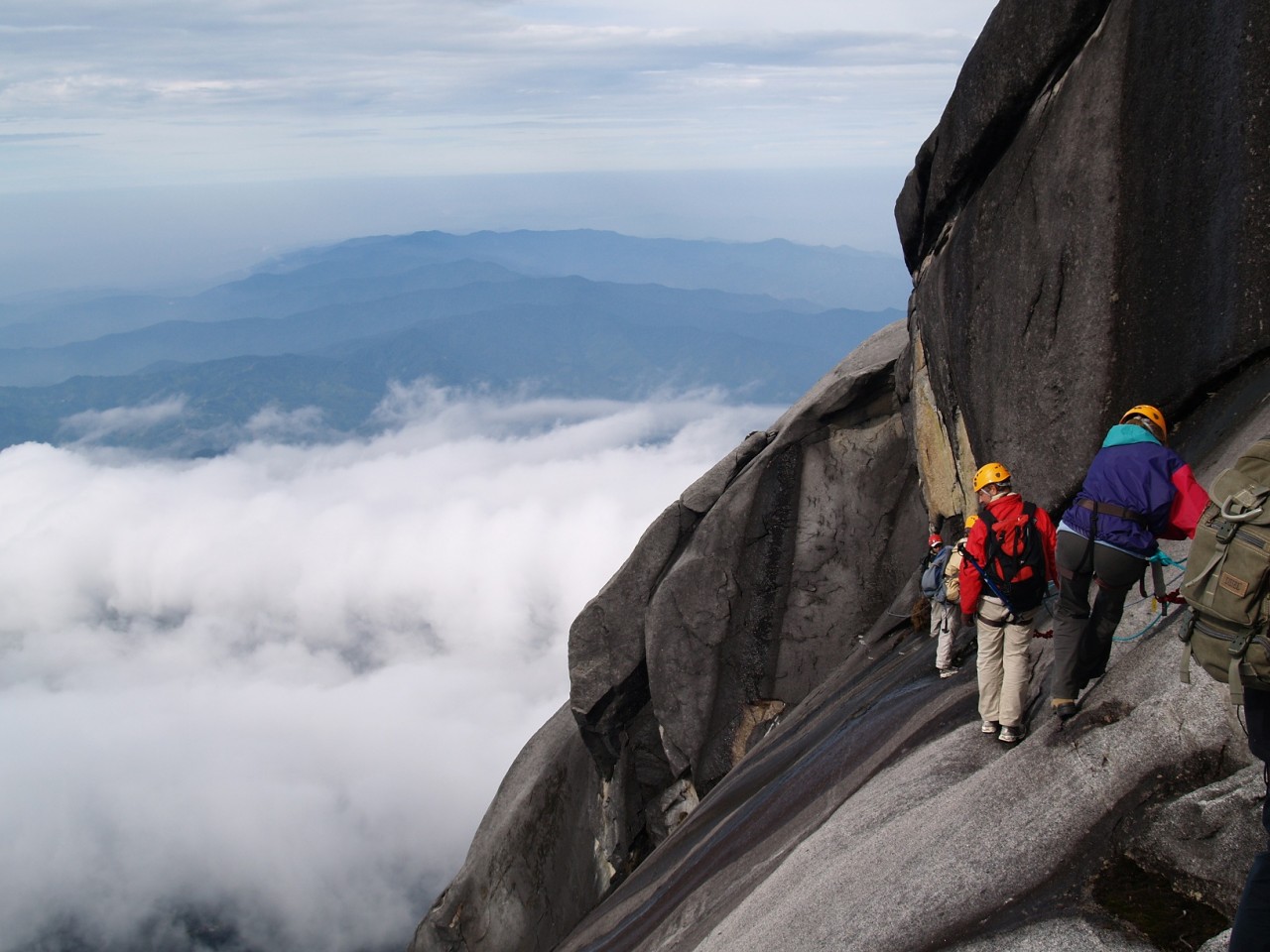 Via Ferrata - железная тропа - не дай бог кому-то на нее попасть! Via Ferrata - железная тропа - не дай бог кому-то на нее попасть!