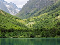 Клуб путешествий Павла Аксенова. Россия. Домбайская поляна. Baduk lakes of Teberda and Dombai. Фото scullery - Depositphotos