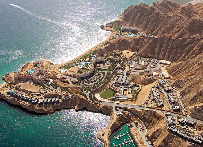 К концу девятнадцатого столетия практически вся территория Омана стала протекторатом Британской империи / Фото: ru.hellomagazine.com К концу девятнадцатого столетия практически вся территория Омана стала протекторатом Британской империи / Фото: ru.hellomagazine.com