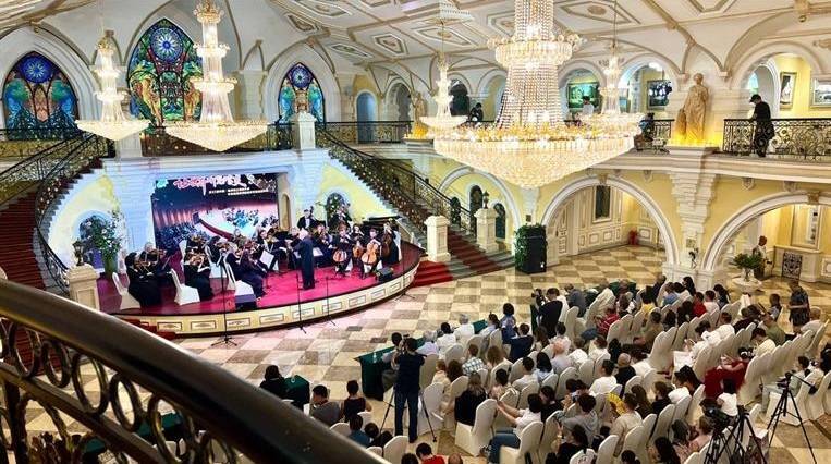 В Китае с аншлагом прошли гастроли Красноярского камерного оркестра