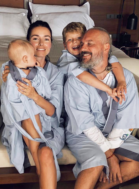 Это официально: Ирена Понарошку подала на развод с мужем после 10 лет брака Это официально: Ирена Понарошку подала на развод с мужем после 10 лет брака Звезды,Звездные пары