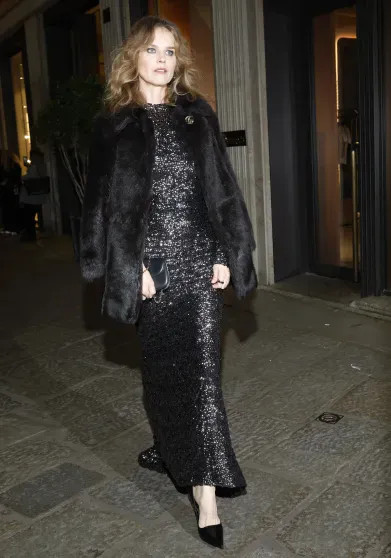 Деми Мур, Эмили Ратаковски, Кейт Мосс и девушка Марка Эйдельштейна (в микроюбке) посетили вечеринку Gucci Эннинфул, Милане, Эмили, показы, супермодель, Арина, Ратаковски, Соболенко, Gucci, после, КоэнЭдвард, пиджак, ГерциговаАлессандро, 33летняя, ГерциговаЕва, ГвасалияЕва, ВинтурДемна, МоссАнна, МоссЭдвард, КоэнНадя