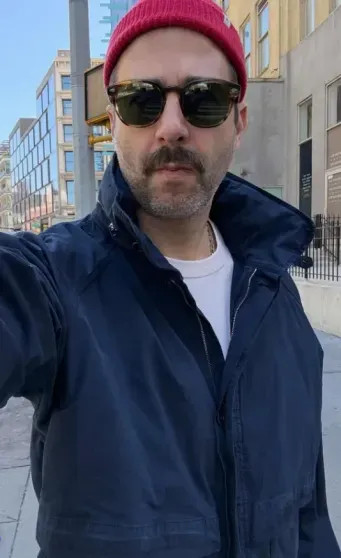 Иван Ургант показал фото с командой 