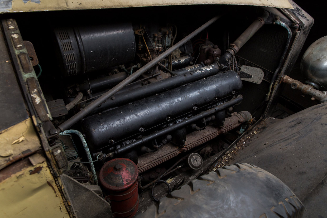 На заброшенной подземной парковке Нью-Йорка найдено три раритетных авто