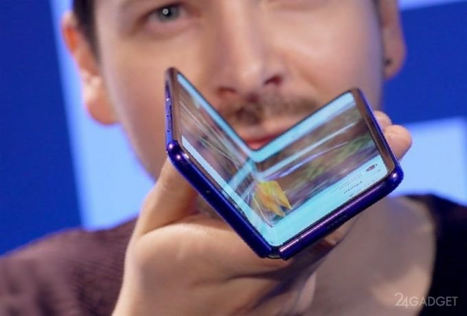 Названа причина поломки складных смартфонов Samsung Galaxy Fold samsung galaxy fold,гаджеты,смартфоны