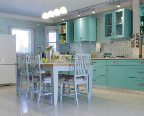 Современная кухня немыслима без кухонного уголка