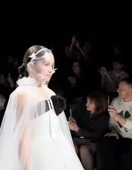 Дочь звездной пары вышла на подиум: Мия Прилучная дебютировала на Неделе моды