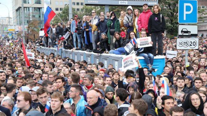 Московские протесты покрыли монолит власти паутиной мелких трещин