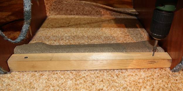 Прикручиваем саморезами