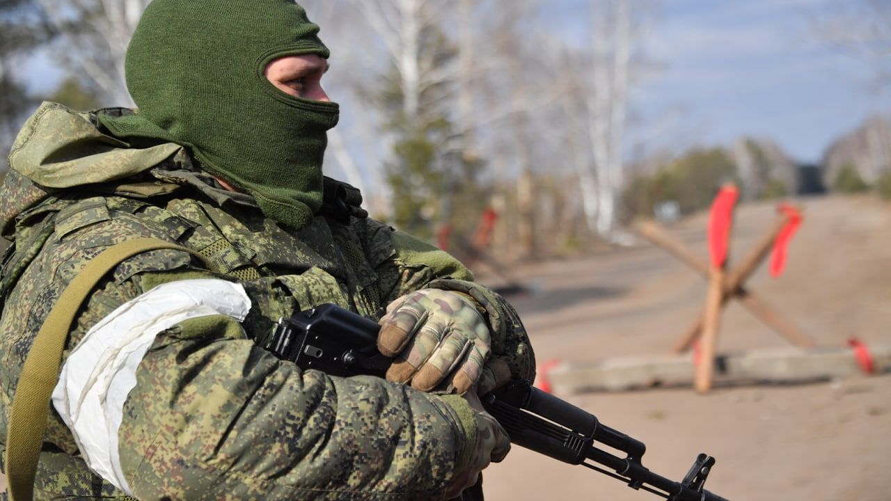 Военкор ФАН показал, как российские войска выбивают ВСУ из «Шервудского леса» Славянска