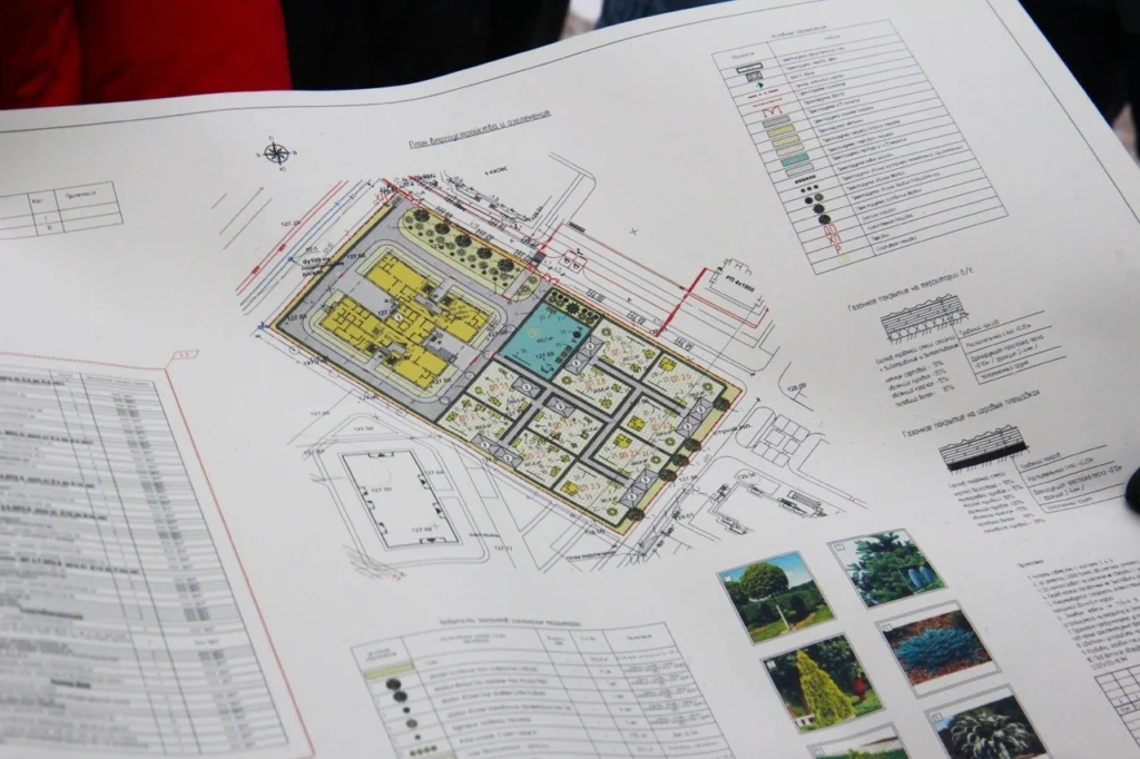 Елена Сорокина обсудила с подрядчиком проект нового детсада в Семчине