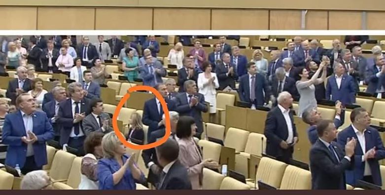 Поклонская отказалась стоя приветствовать конгрессменов США Поклонская отказалась стоя приветствовать конгрессменов США