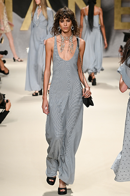 Неделя моды в Париже: улыбающиеся модели и вайб 1980-х на показе Chanel Неделя моды в Париже: улыбающиеся модели и вайб 1980-х на показе Chanel Новости моды