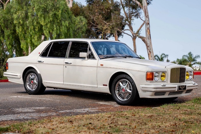 Bentley Turbo R 1990 может разогнаться до «сотни» за 6,2 секунды/ Фото: motorbiscuit.com