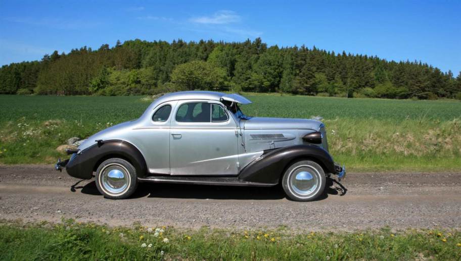 Отреставрированный Chevrolet Sport Coupe 1937 года Sport Coupe, chevrolet, олдтаймер, ретро автомобиль