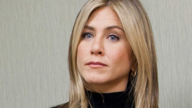 Дженнифер Энистон опровергла слухи о романе с Дэвидом Швиммером