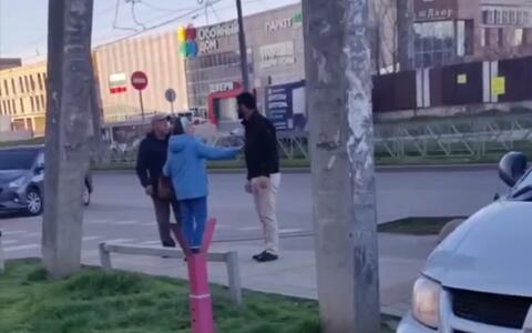 В Краснодаре агрессивный водитель пнул пешехода