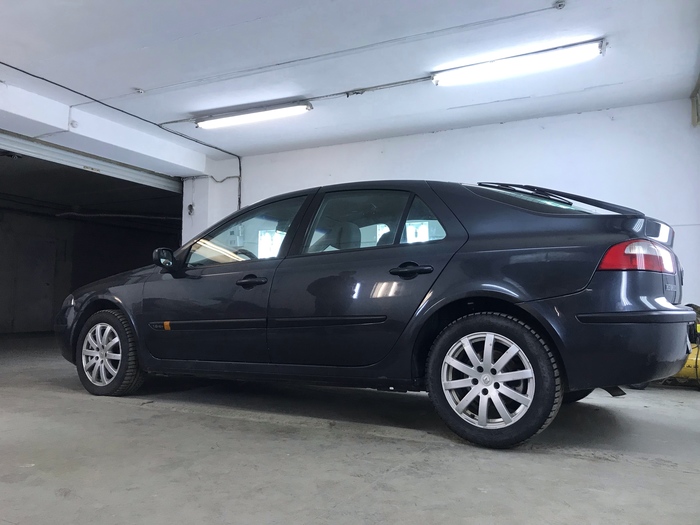 Что может сделать человек, не умеющий делать химчистку, с Renault Laguna