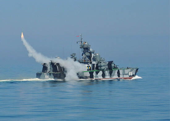 Черноморский флот не раз показывал мощь на учениях. Проверять их силу вживую крайне наивное решение.