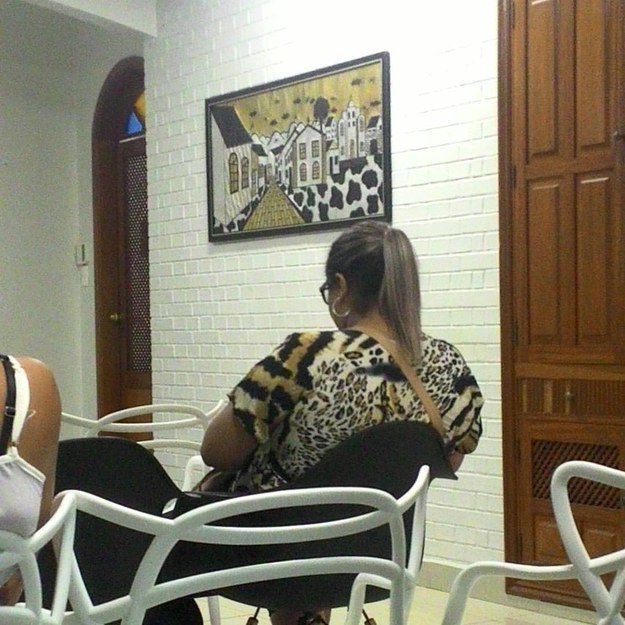 люди одеты как окружение