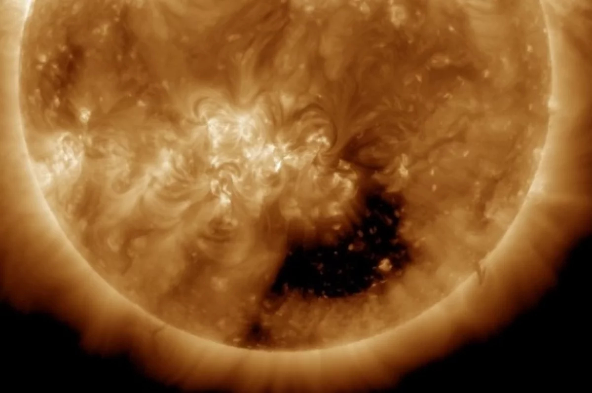 Ученые 4 мая зафиксировали на Солнце пять мощных вспышек