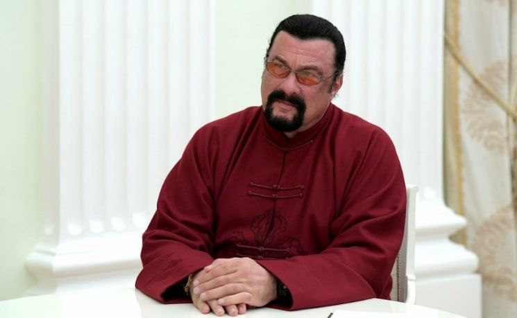 Стивен Сигал сохранил верность России вопреки нарастающей в мире русофобии