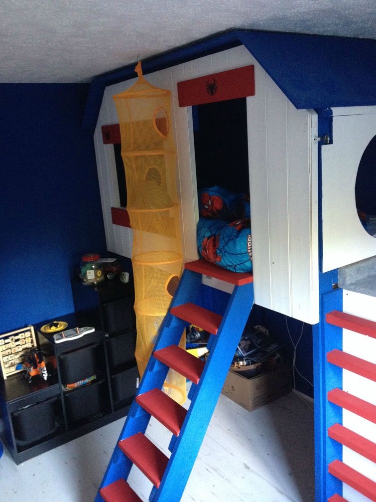 Отец построил сыну супергеройский домик на дереве прямо в его комнате домик на дереве, отец, своими руками, сын