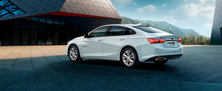 233 л.с. и 9-ступенчатый «автомат» — всего 2,5 млн рублей. Топовый Chevrolet Malibu XL можно заказать в России