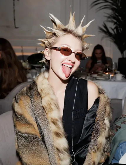 Филипп Киркоров, Виктория и Олег Шеляговы, Оксана Самойлова и Люся Чеботина посетили премию журнала Оксаны Фёдоровой Оксана, Фёдорова, Филипп, журнала, Москве, КиркоровОксана, Прохор, Наталья, Пресняков, Самойлова, бывшая, Виктория, Киркоров, ШеляговаВиктория, СавичеваМария, КиркоровЮля, СамойловаЖасминЖасминОксана, Пилягин, ПодольскаяОлег, ЧеботинаВладимир