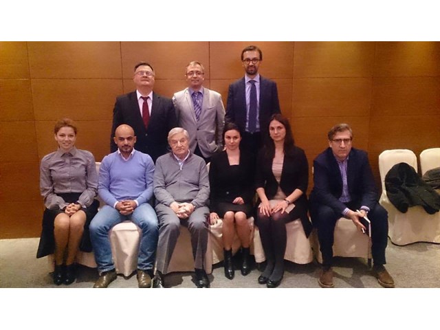 Украина-2020: «слуги народа» треснули, но майдауны сохранились украина