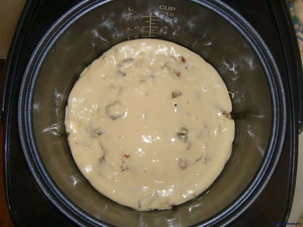 Фото к рецепту: Заливной пирог в мультиварке