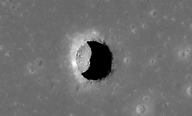 На Луне обнаружили пещеры с температурой как на Земле. В них можно жить, а на глубине в тоннелях может быть вода