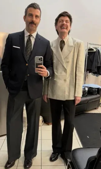 Иван Ургант показал фото с командой 