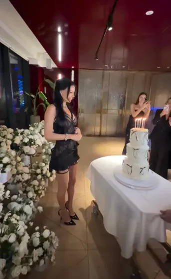 Оксана Самойлова отметила 38-летие в 