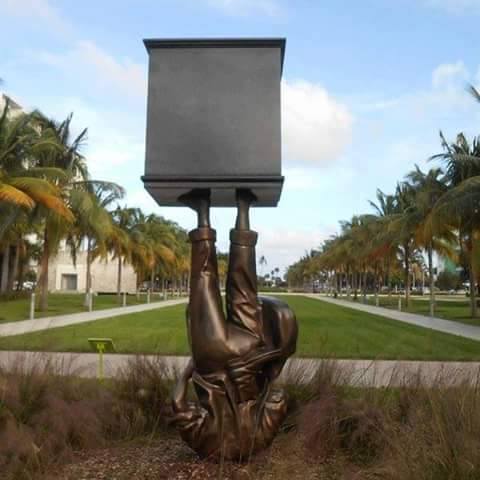 Памятник свергнутым диктаторам, Майами