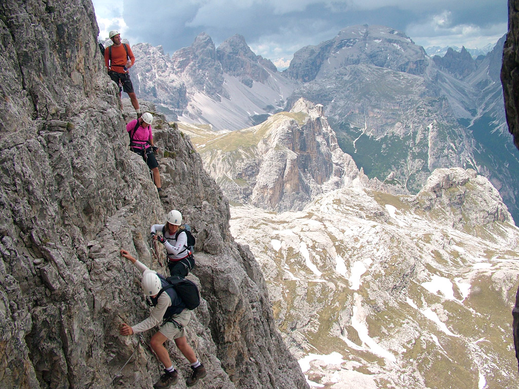 Via Ferrata - железная тропа - не дай бог кому-то на нее попасть! Via Ferrata - железная тропа - не дай бог кому-то на нее попасть!