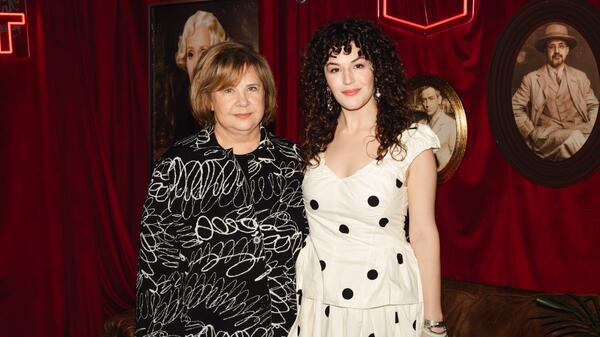 Догилева с дочкой, Дружинин и Медынич — яркие моменты премьеры «Вампиры средней полосы» - актуальные новости по теме Юлия хлынина на Toplenta