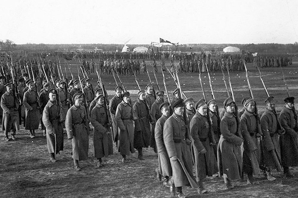 Парад Красной Армии на Ходынском поле в Москве. 1918 год.